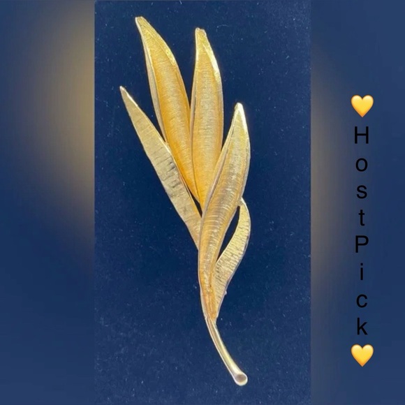Marvella Gold Tone Textured Leaves Brooch Large Leaf Mid Century Brooch 💛HP💛 - Picture 1 of 4